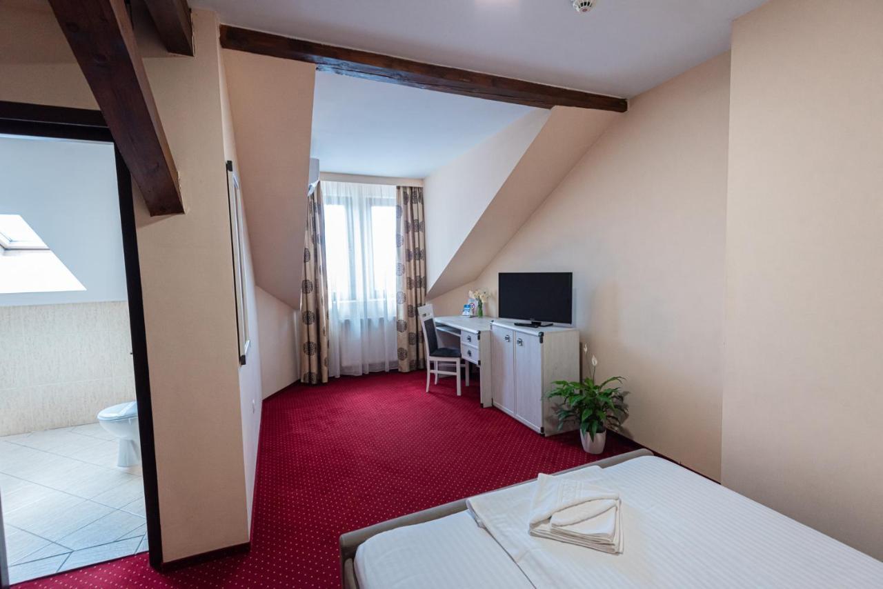 Pava Pension & Spa Одорхею-Секуйеск Экстерьер фото